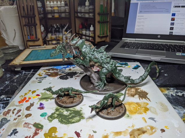 The next evening I did the rest of the body, legs and tail.  I also textured the small dragons bases with Tamiya soil effect