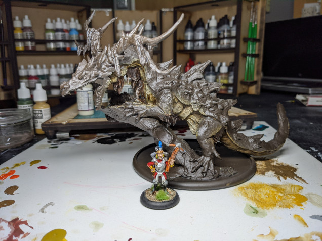 The big guy, human for scale, but you can see the fur around the legs and neck done.  This was gorgrunta fur contrast then drybrushed bone before a sepia wash