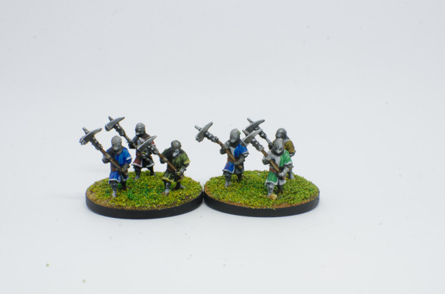 Foot Knights, with two handed weapons