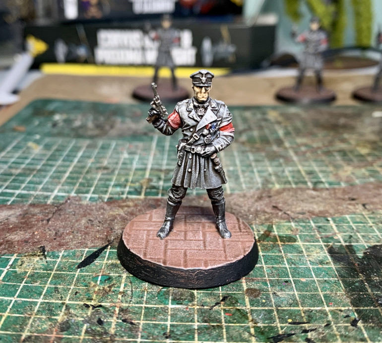 ‘Officers, to the mess!’