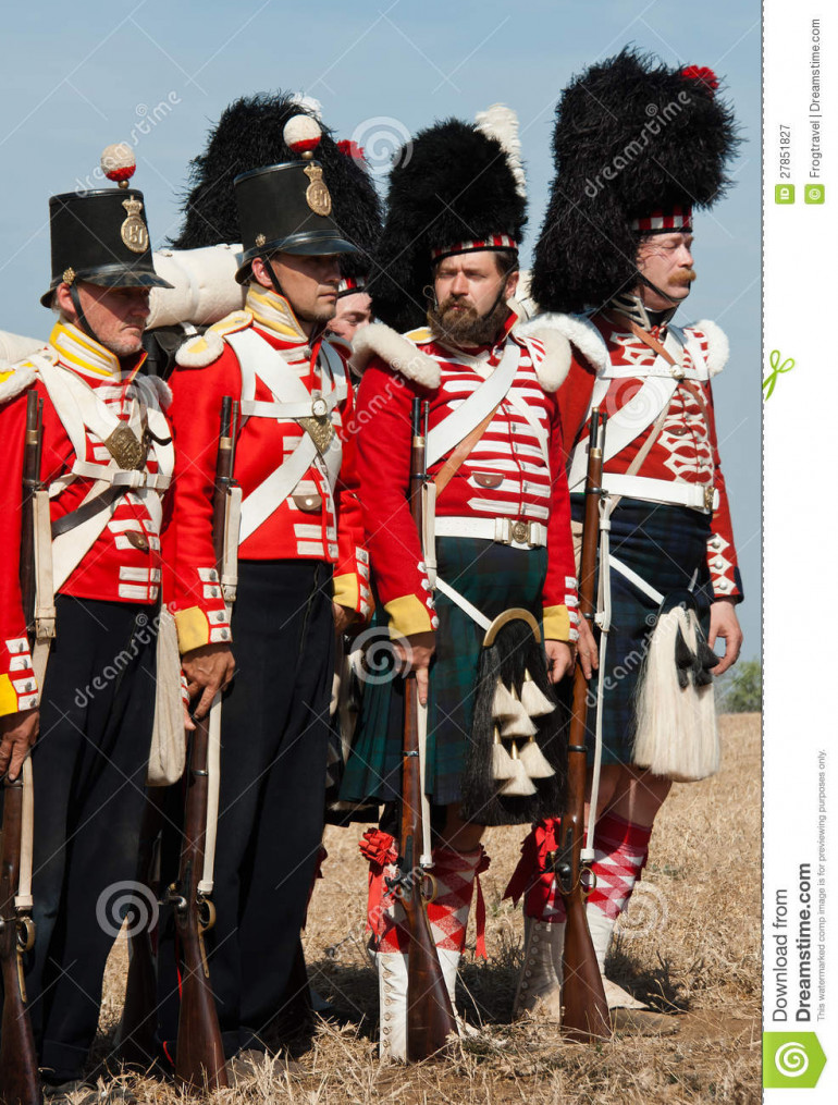 Photos of reenactors this time, but it does show us the difference and similarities between the highland regiments and the other regiments of foot, but also an important difference among the two highlanders.