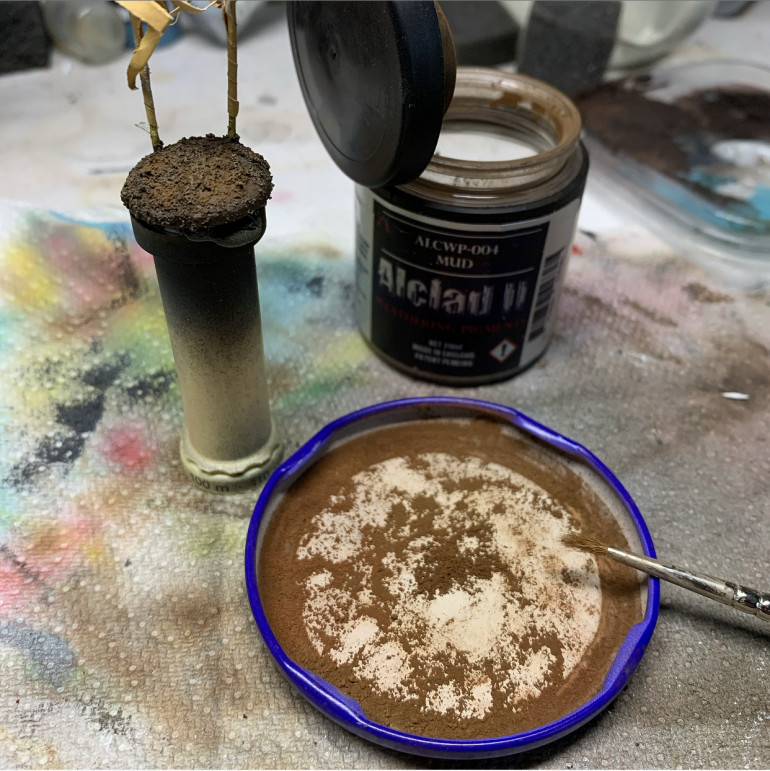 Mud coloured weathering powder