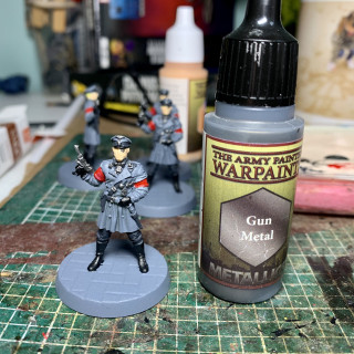 ‘Officers, to the mess!’