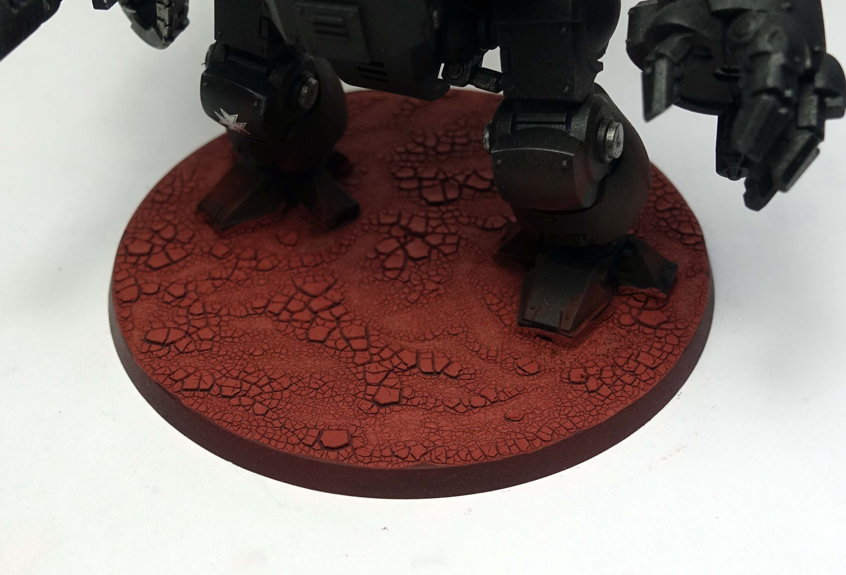 Why is this Crackle Paint not Sticking? : r/Warhammer