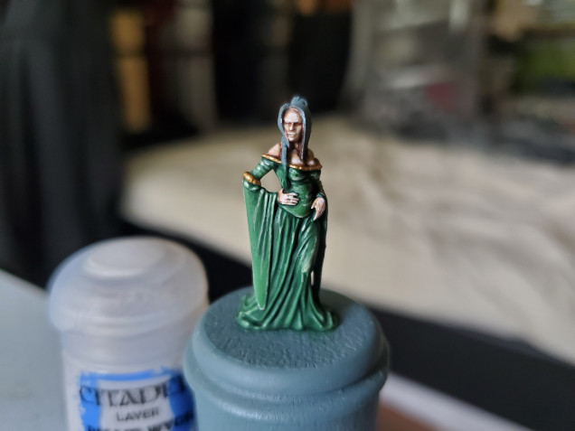 Then an edge highlight with Pallid Wych Flesh. Upon some of the smoother edges, it can be feathered to help keep the smooth look.