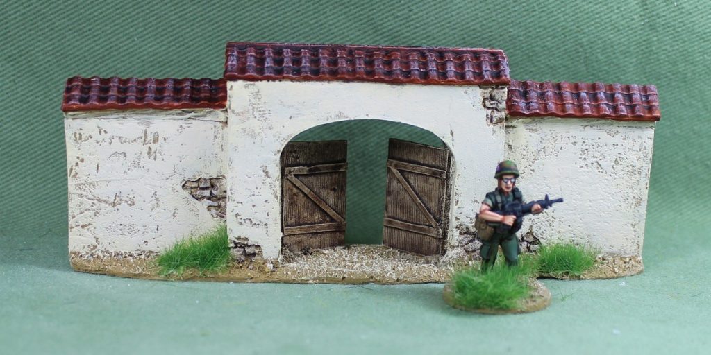 Wall With Gate - Empress Miniatures.jpg