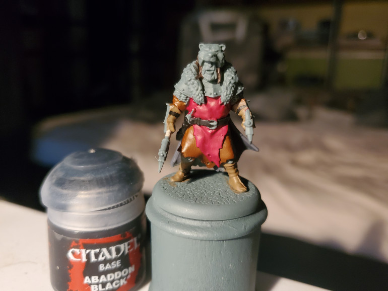 Picking out the belt in Abbadon Black now will make the shading around the belt much easier in later stages.