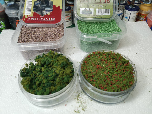 These are the products I will use, the grit and the grass I experimented with in my American Civil War project and liked the effect and also for a change I enjoyed the process in making the bases.