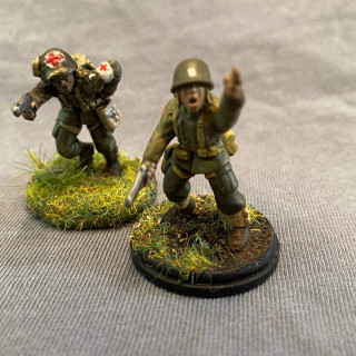 First US Airborne squads complete..