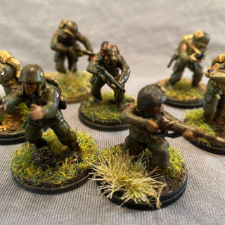 First US Airborne squads complete..