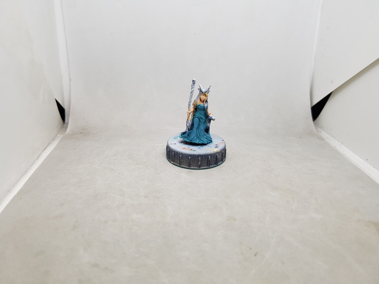 While I wait on lots of long drying times on the Slaanesh I've grabbed a light model to work on.  The Chillcon 2019 event exclusive model: Hecate, the Goddess of Magic & Witchcraft