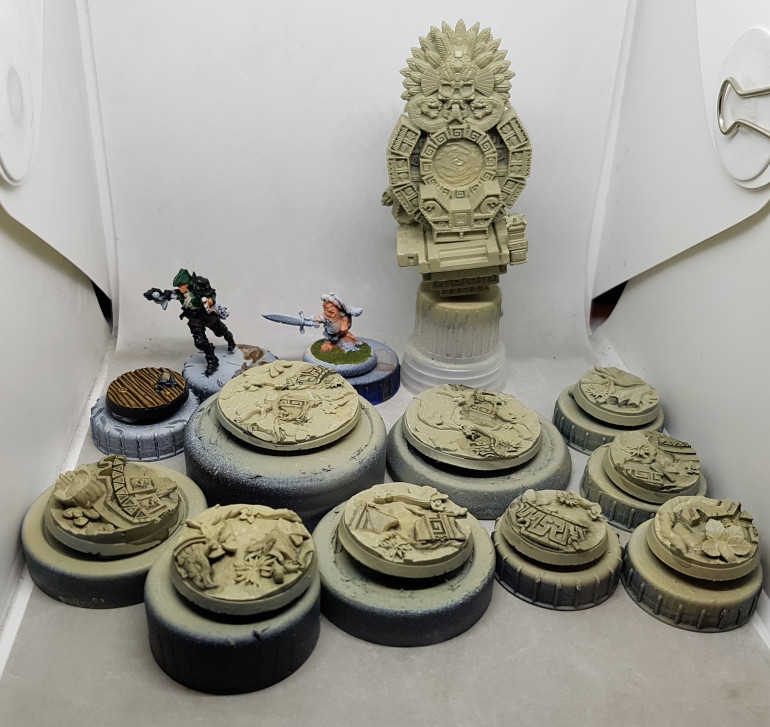 I've also made a little more progress on the BonesCon 2018 pirate and started on the bases for my Titan Forge Amazons.