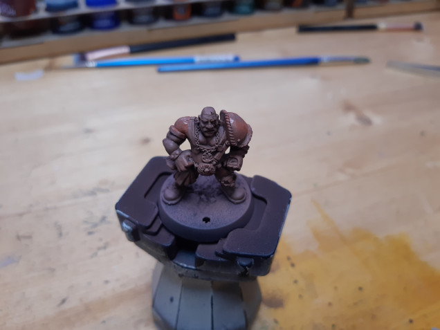 Priming black the tan zenith to pale flesh