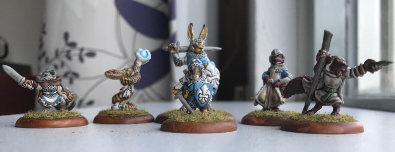 Painted, dipped, varnished, touched up (just a tiny bit!) and based: my warband is done!