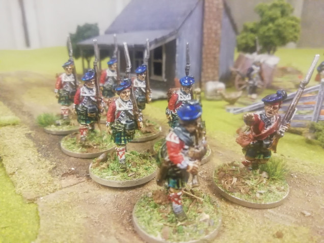 Highlanders on the march. Add a bit more character to my crown forces. Tartan is always a pain but I try and give the hint if tartan rather than real detail