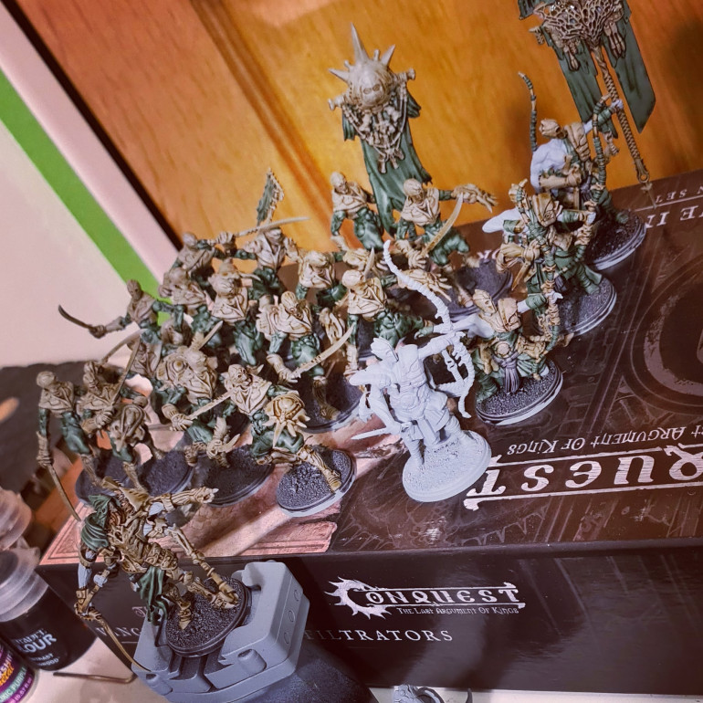So I ended up working in Norway for a week and got trapped there for Covid reasons haha ? luckily I'm back and working on my clones again. Starting by blocking out the basecoasts, camo green, bone and black contrast paints to begin with...