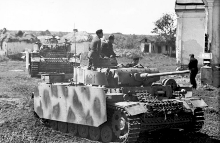 Panzer III with spaced armour (Schürzen)