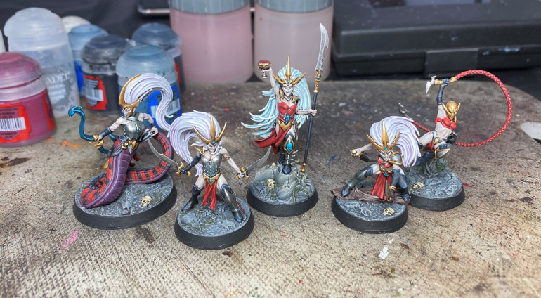 Lets get this party started, Ladies come on in. I never collected Dark Elves in Warhammer. The first ones I ever remember painting were the ones from Silver Tower last year. I'm beginning to wish I had collected them in the Warhammer days