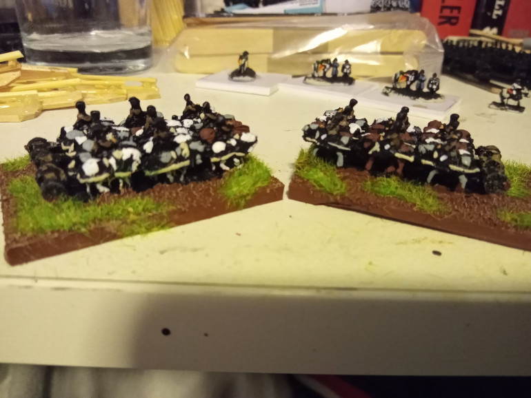 The other side. Since the men wear brown and the guns are brown I tried to stay away from that light brown for the horses, also I haven't figured out how to make Black horses look good yet so that's out too.