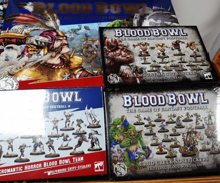 After finishing all my blood bowl stuff just before the end of the year. I received the new starter set for Christmas from the family. Plus some extra teams with my lockdown leisure league golden ticket thank you OTT/Wayland teams(plus some christmas money to get free postage don't tell the wife). 