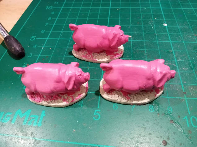 The First Step was to paint the Pigs with GW Emperors Children after spraying them with Wraithbone