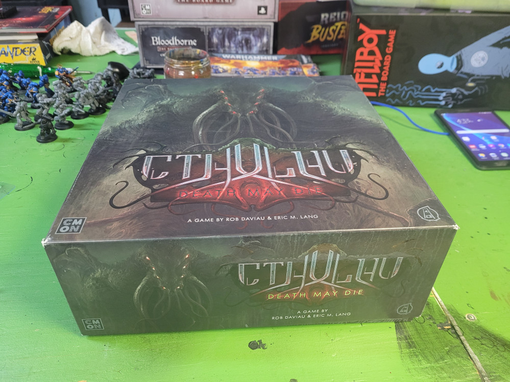 Cthulhu: Death may die board game.