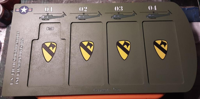 Last weekend i finished this movement tray for the slick platoons (source: Dark Arts Miniatures)