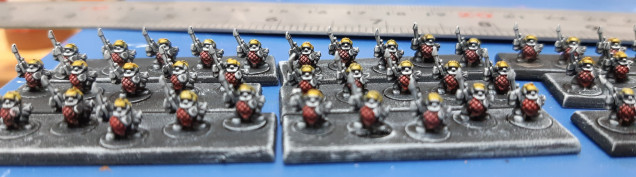 Contrasts used Iyanden yellow on helmets and 50/50 mix blood angels red and medium