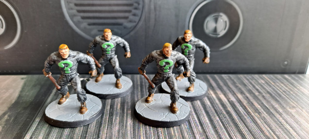 Back to the Riddler's henchmen, the faces are not well modelled on these but they are board game pieces and not wargames miniatures.