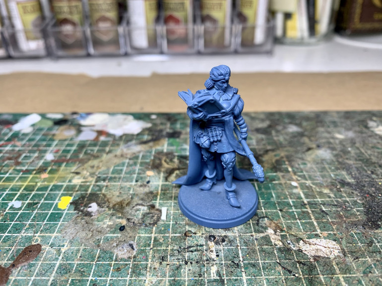 Another model thats been sitting around for a while is the stunning Chapter Mage model, so whilst on a painting high i thought i'd get her finished