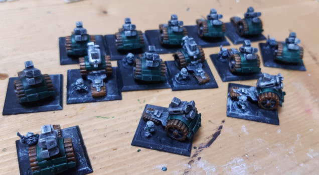 gore-grunta fur for bronze bits and dark angels green on thudd gun armour plates