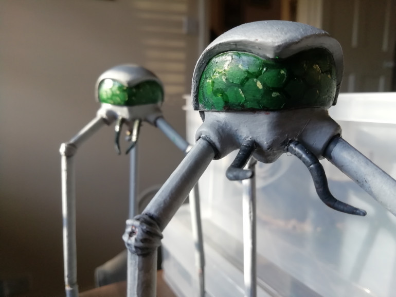 I spent a bit of time adding some details to the cockpit to give them that bug eye look.