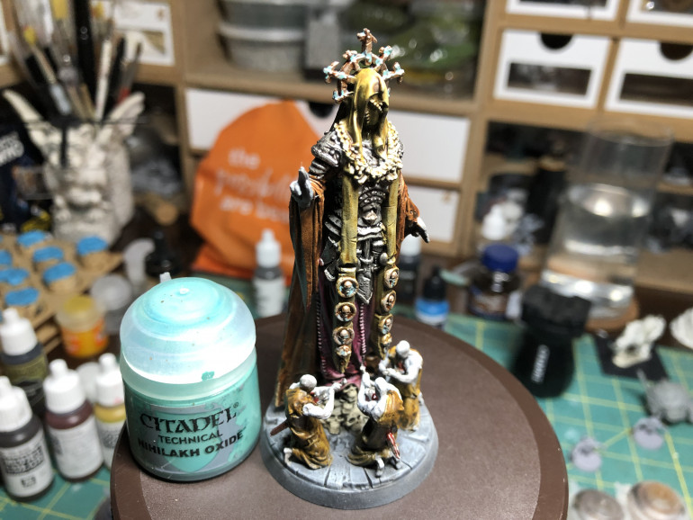 GW Nihilakh Oxide was used over the brass part to indicate oxidation. Less IS more...  