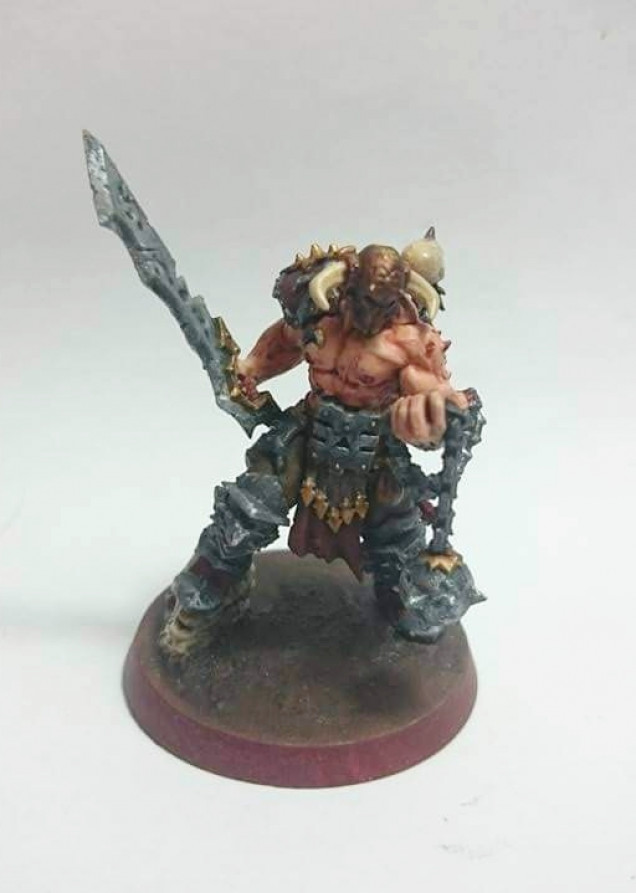 Mayatroth. An old photo. I will try to take his base towards the same style as the Shadespire bases that his Devout has.