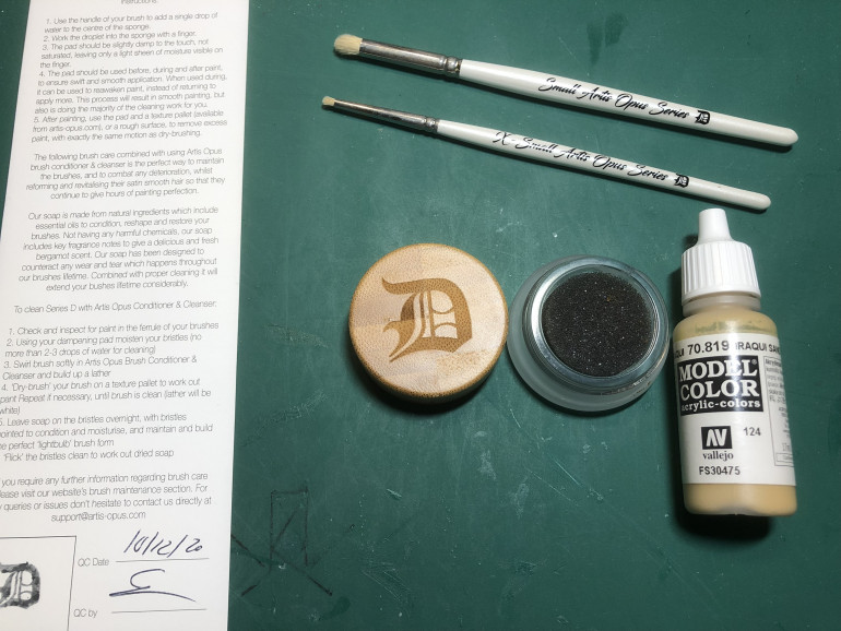 I chose to highlight in Iraqi sand, you can see two of the new dry brushes and the bamboo lidded pot holds the sponge i mentioned for reactivating any paint left on your brush.