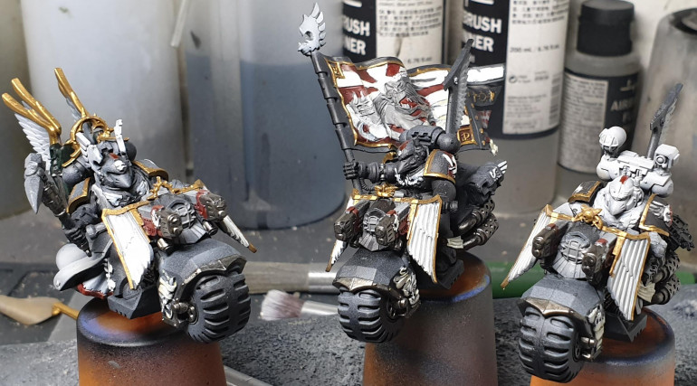 Silver, and gold done, also some work done on the banner.