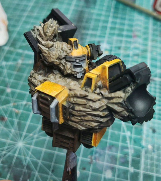 Yellow and rock colour clash test