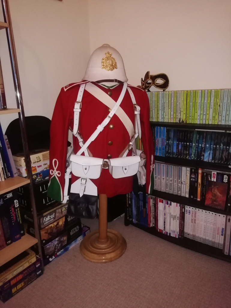 It can stay in the spare room for now where the wife does work zoom calls. She always has to move things out of shot Incase people think she's a rampant colonialist. The ww1 kit can stay in the wardrobe for now.