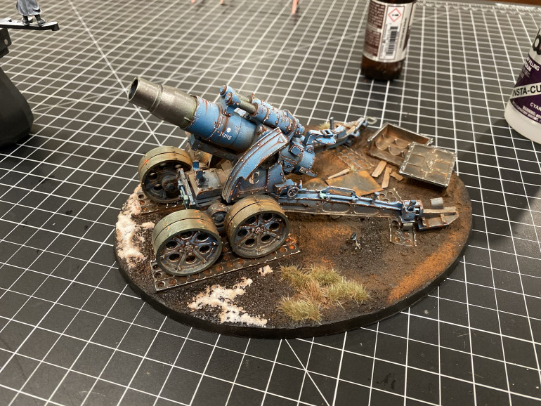 continuing the weathering bit by bit. I was fortunate to get some time Thursday and last night to get a large chunk of the gun weathered up. Still a few details to go but most of it is done!  Also had a bit of fun adding signs and a small shovel. Both from the new Krieg plastic kit! Was a bit of fun. I have to say though the old aromaster decals are not nearly as enjoyable. Having to balance to decals on top of either other has been “fun” but I think the end result on the medusa shells has been worth it. Now onto weathering them and it’s the crew next. Hopefully today turns into a productive one indeed!