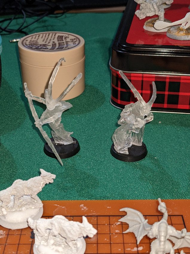 These Dark Age Dragyri are hell to try to assemble, and lean forward. Look cool, though, and should serve as Guardians of Light for Last Prospector. I'll try to finish them off tomorrow.