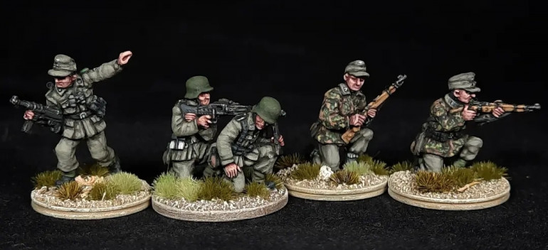 Waffen-SS MG42 team...