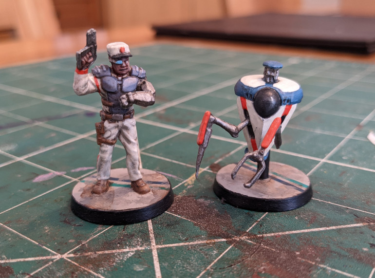 Minis #28 & 29 - Guard Commander Graves & Medi-bot