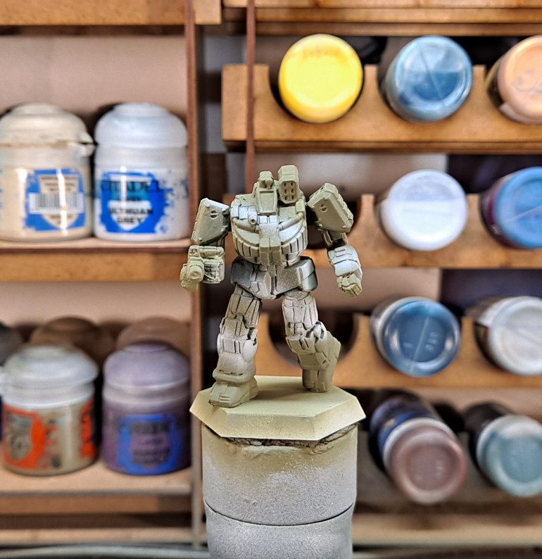Next is adding the camouflage with the airbrush (Army Painter Spaceship Exterior)