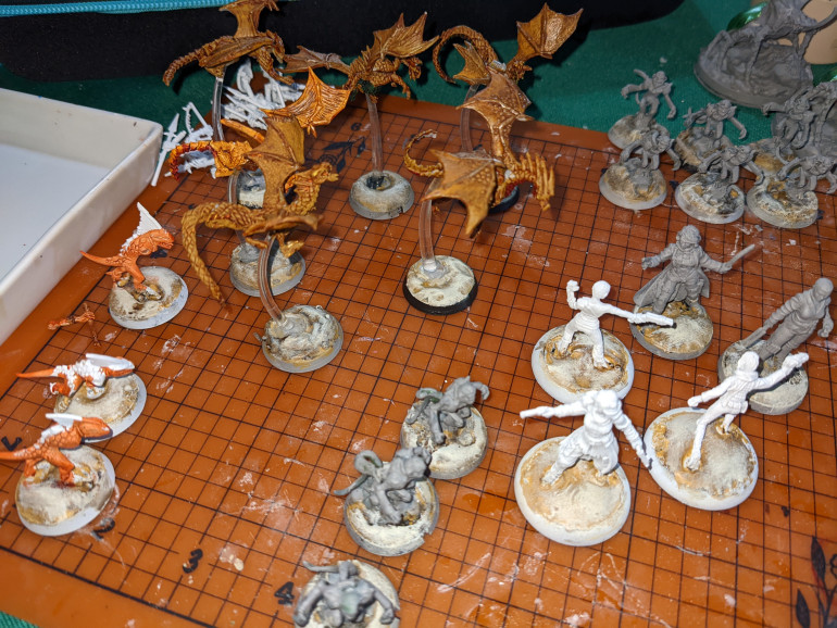 Eh, Arid Earth on bases, Oak Brown on wing bits. Just a bit of drybrushing, and early night to sleep.