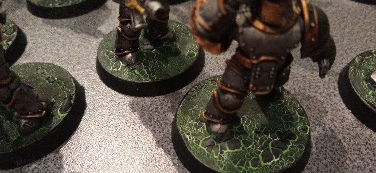 Close up of the finished thing, rim of base was painted with Abaddon Black.