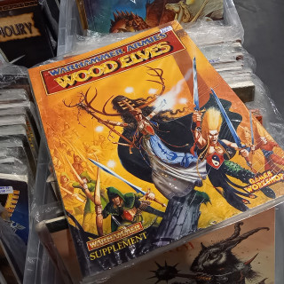 Come And Get Your Old Warhammer Books & Miniatures!