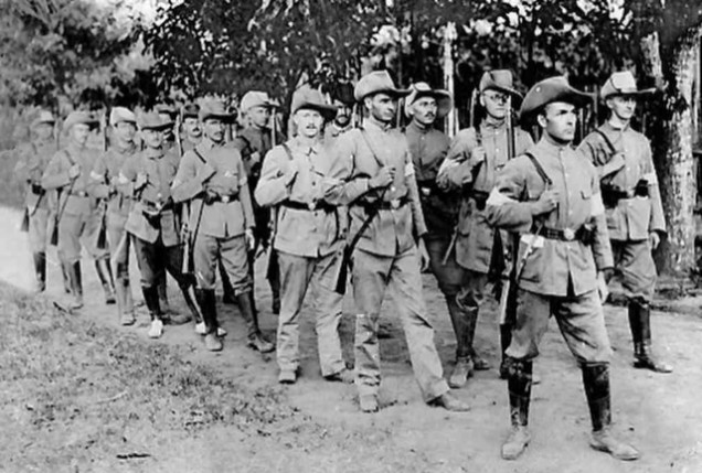 Here is the more practical khaki field uniform. This photo is of Schutztruppe of the German Southwest African colony. The uniforms were the same but the trim on the hat was in different colors to denote which colony the wearer was assigned to. White trim was the assigned color for East Africa. Blue for Southwest Africa. 