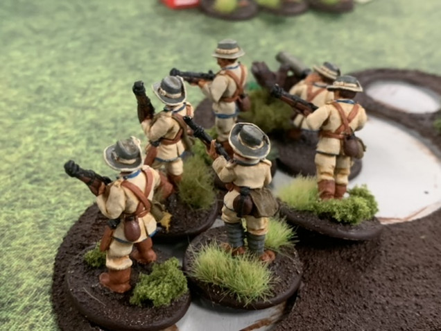 The lone Schutztruppe squad moves up and lends some much needed firepower to the affair. Those captured British light machine guns definitely help.