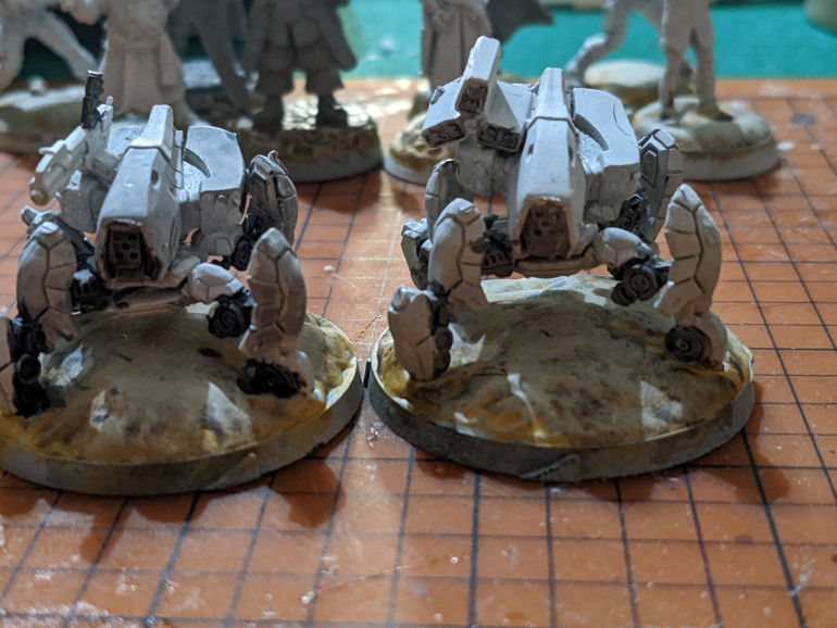 Didn't like the light grey on the joints, so went over them, this time on both boys, with the darker grey. We'll see how it looks in the morning.