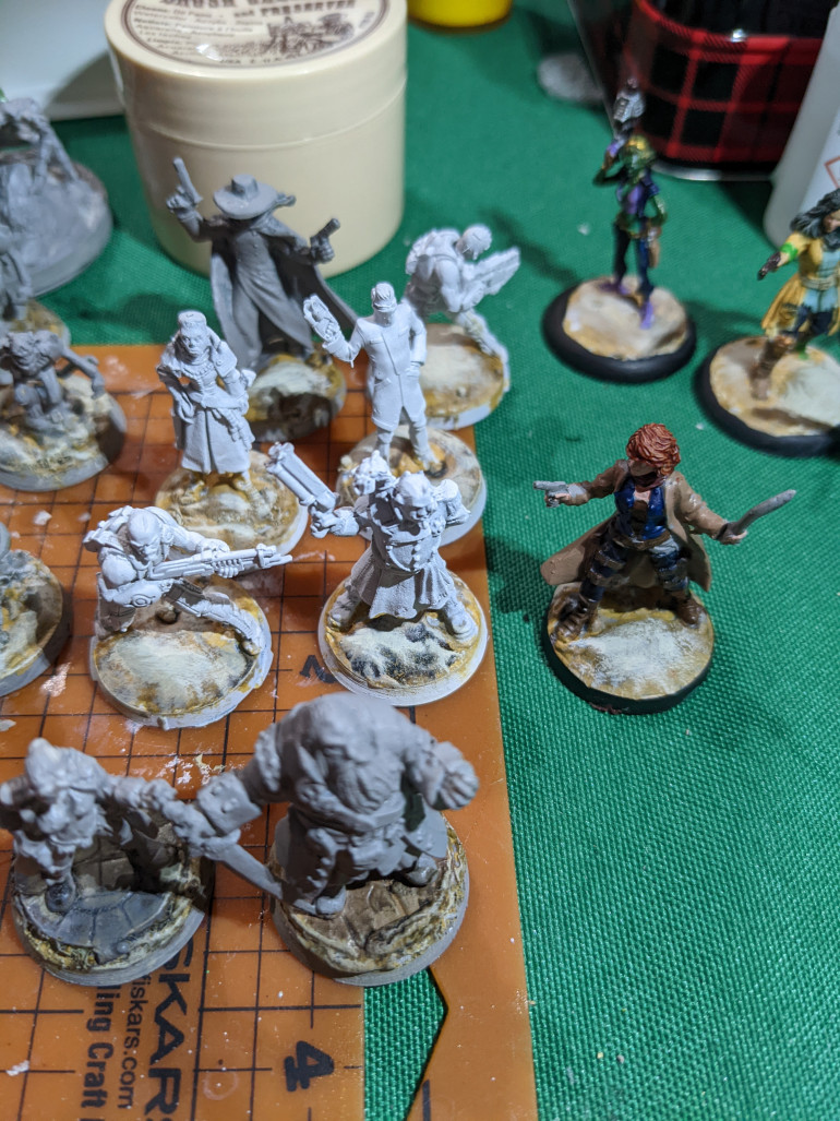 Did some Kill Team stuff for Monday, but generally picking away at Stargrave. Just bases and a few colors on the one lady Ruffian; decided that maroon (I think? Chaotic Red, anyway) and deep blue worked nicely enough. Gotta finish the Ruffians and move on soon.